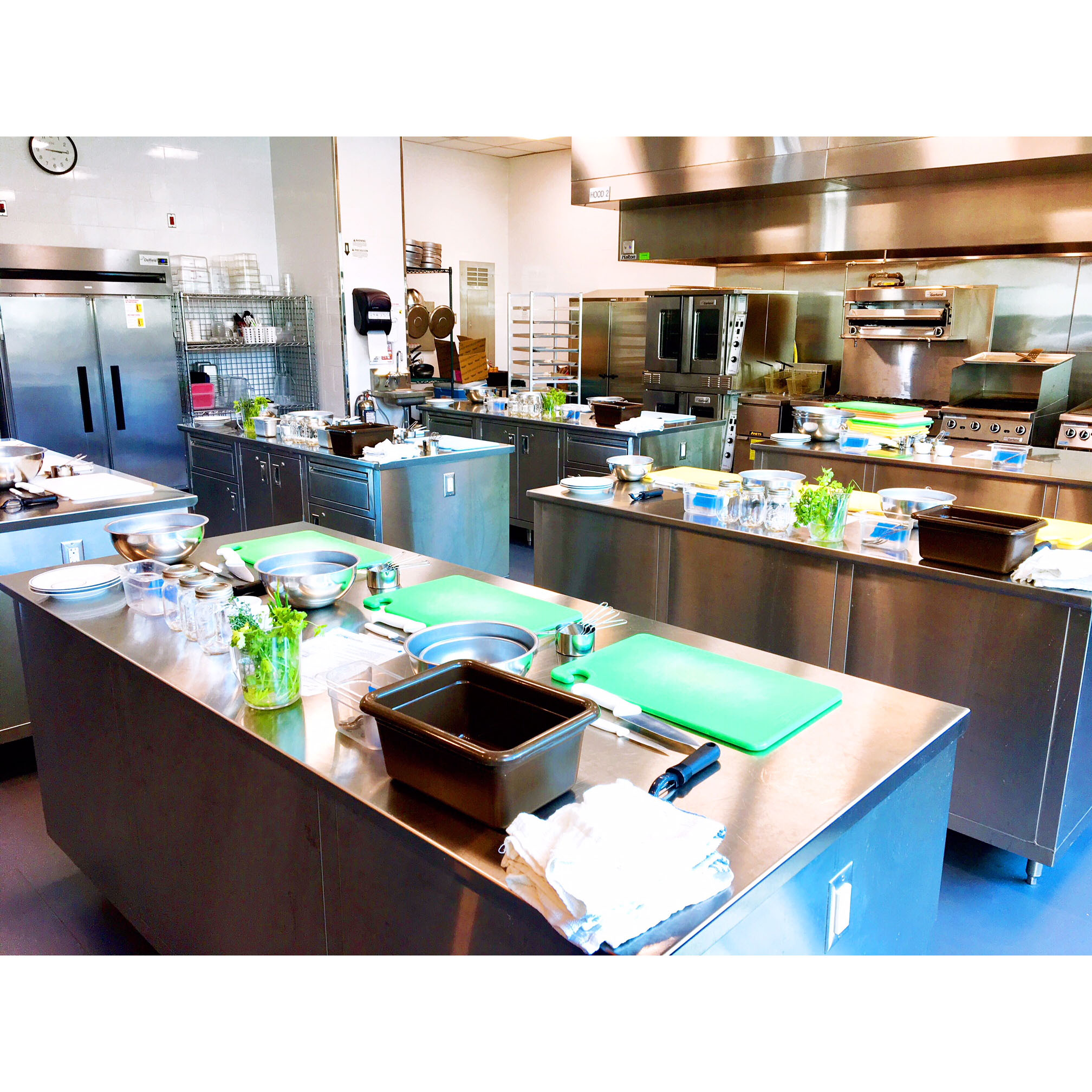 An empty learning kitchen.